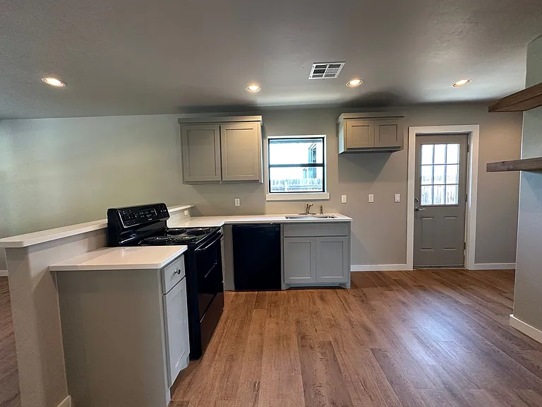 5008 N Asbury Ave — Photo 7