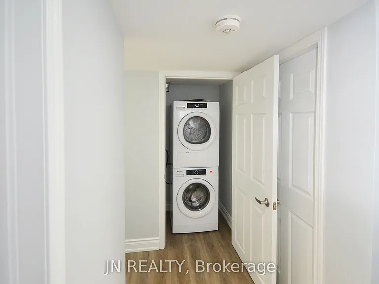 34 McEchearn Cres #LOWER — Photo 10