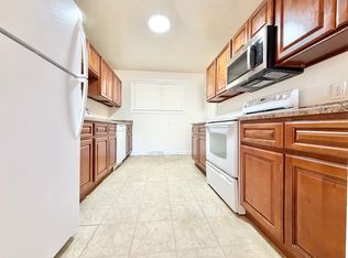 Spacious Lakewood Duplex Steps from O'Kane Park Available for Immediate Rental, Denver, CO 80226