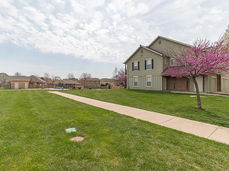 625 Folks Rd #143 — Photo 4