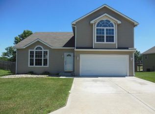 113 Lisa Ln, Lathrop, MO 64465