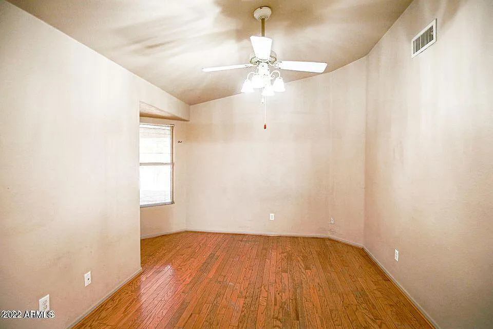 3 bed, 2.0 bath, 2276 sqft, $2,450 — Photo 3