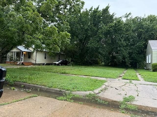 1st image of 1527 N Ash Ave