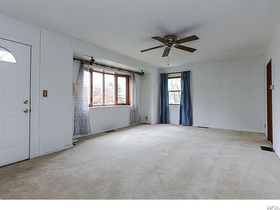 3rd image of 184 Parkview Pl