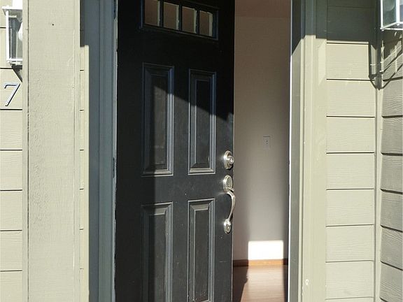 2nd image of 3727 Lakeport Ln