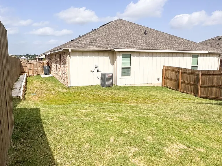 5108 Red Rose Xing — Photo 11