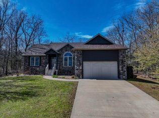 617 Crossing Dr, Branson West, MO 65737