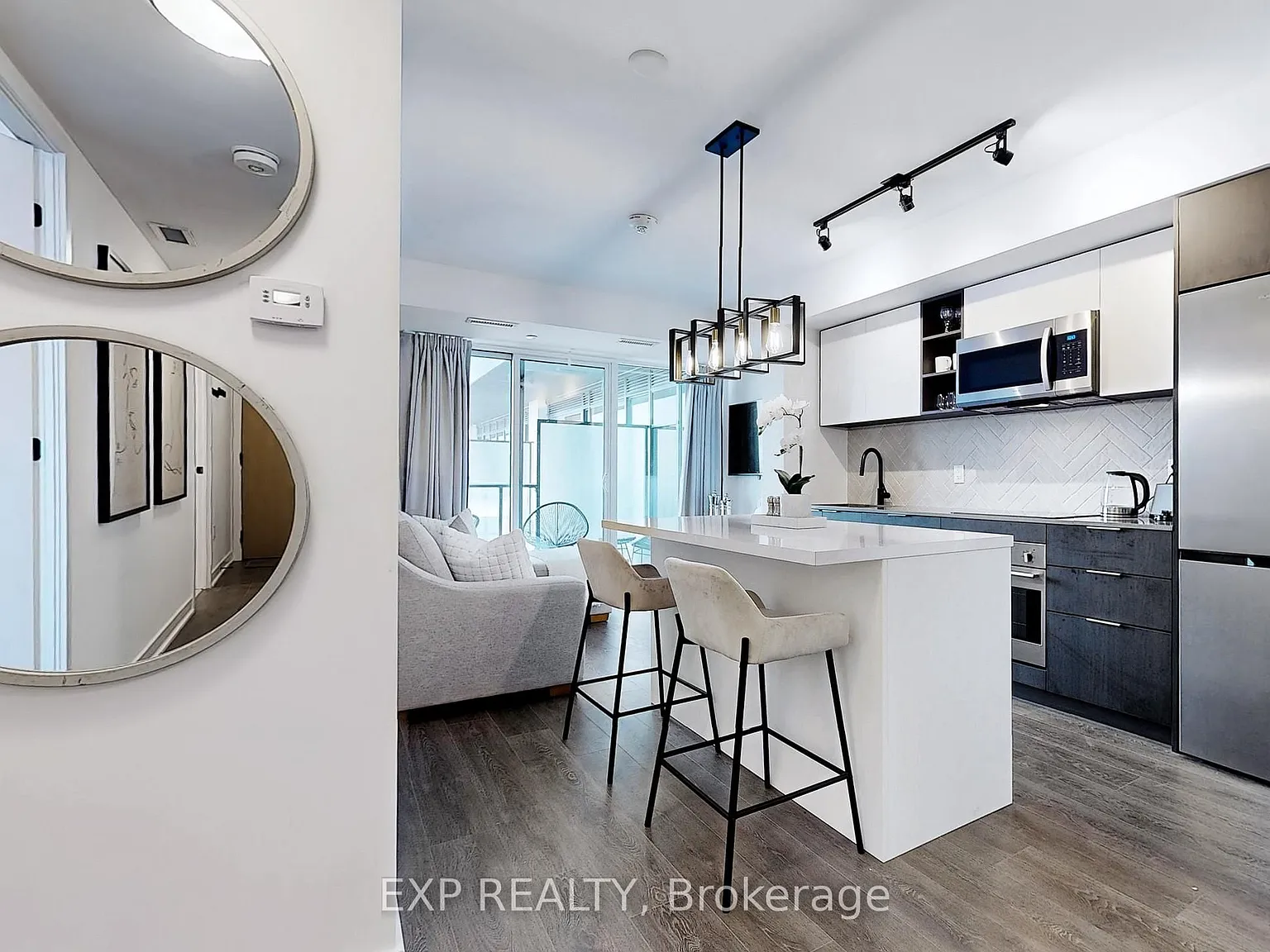 3 bed, $5,350 — Photo 1
