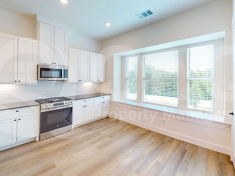 369 Mule Deer Mews — Photo 4