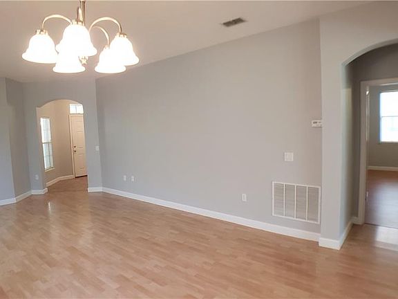 5th image of 3907 Peppervine Dr