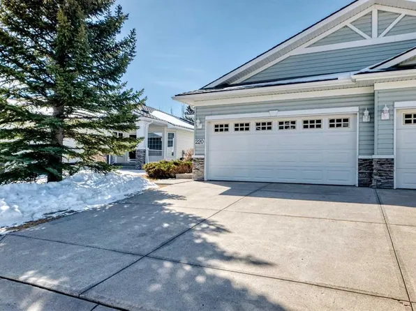 220 Rocky Ridge Vlg NW, Calgary, AB T3G 4R3