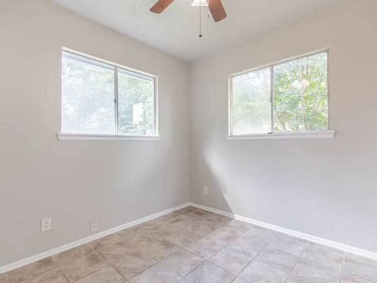 2306 Fairhill St — Photo 20