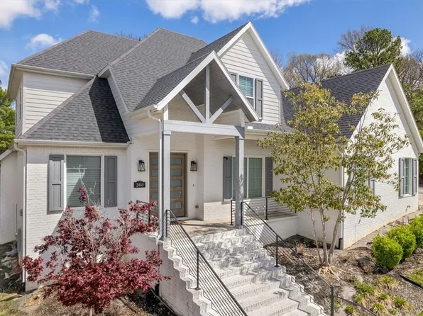 2480 E Absolute St, Fayetteville, AR 72701