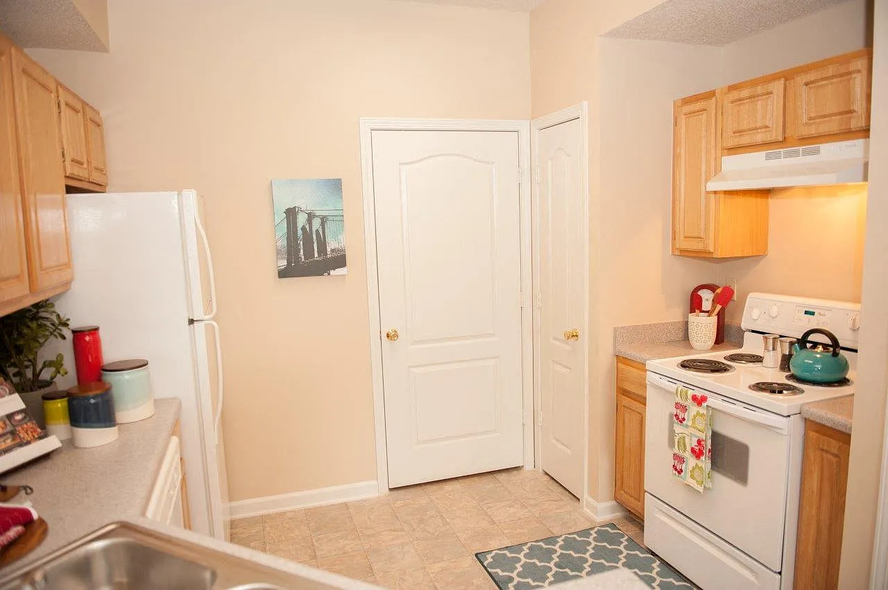 Waterford Place Apartment Homes — Photo 3