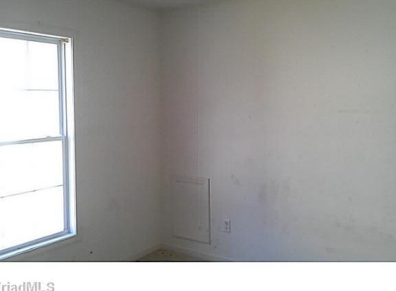 4th image of 1500 McPherson St