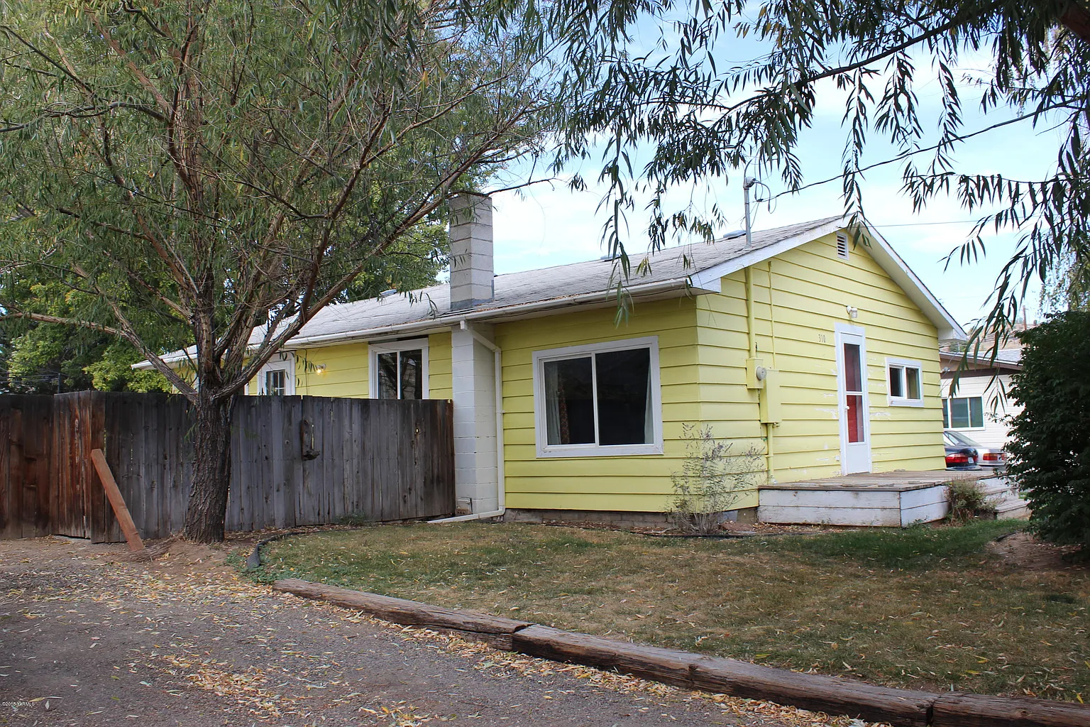 310 N 10th St photo 1