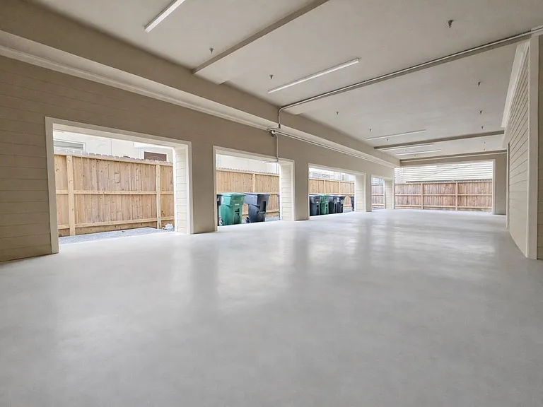 314 W Bell St #201 — Photo 6