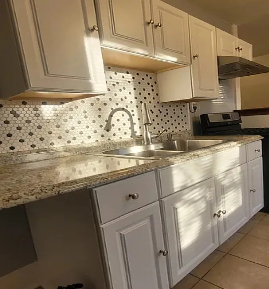 3 bed, 1200 sqft, $3,100 — Photo 4