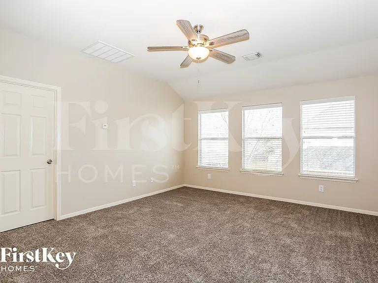 18210 Olive Tree Ct — Photo 7