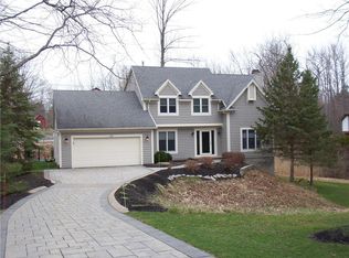 333 Shadowbrook Dr, Webster, NY 14580