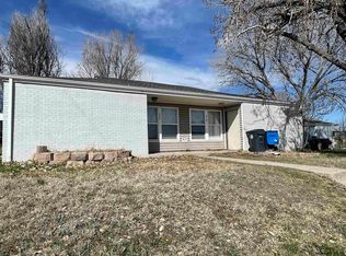 518 Thomes Ave, Cheyenne, WY 82007