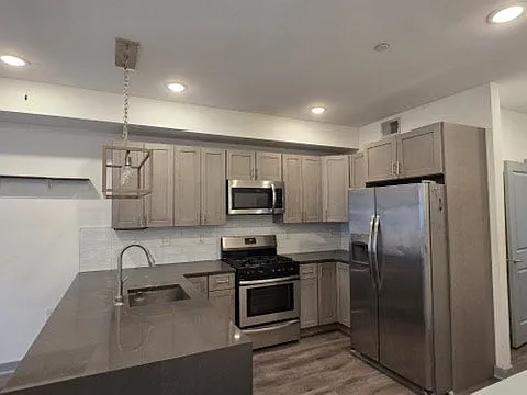 417 W Berks St #1 — Photo 3