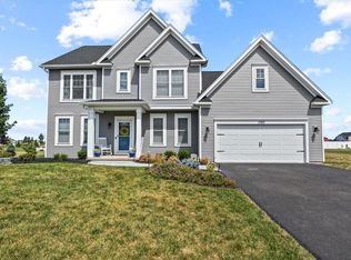 1763 Estate Dr, Farmington, NY 14425