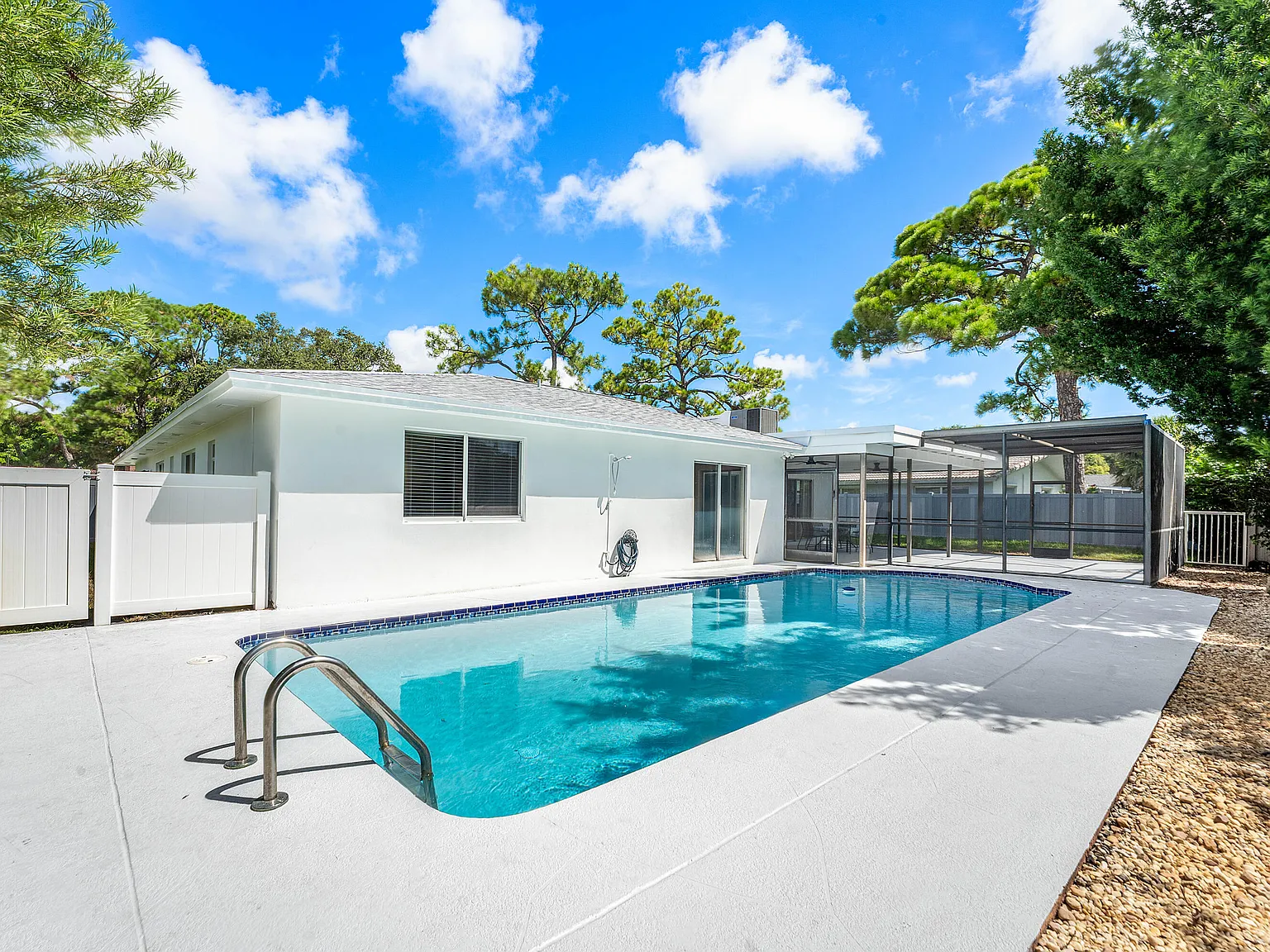 3 bed, 2.5 bath, 1902 sqft, $5,300 — Photo 4