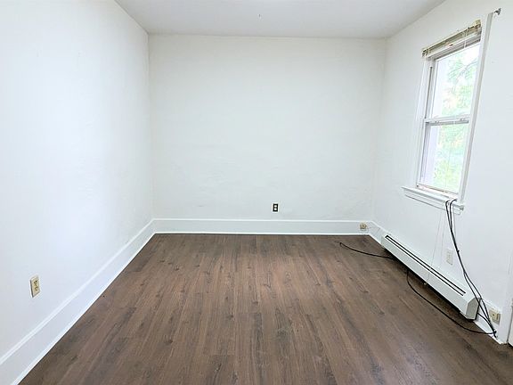 5th image of 11 Crawford St Floor 2