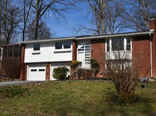 2005 Wintergreen Dr, Knoxville, TN 37912