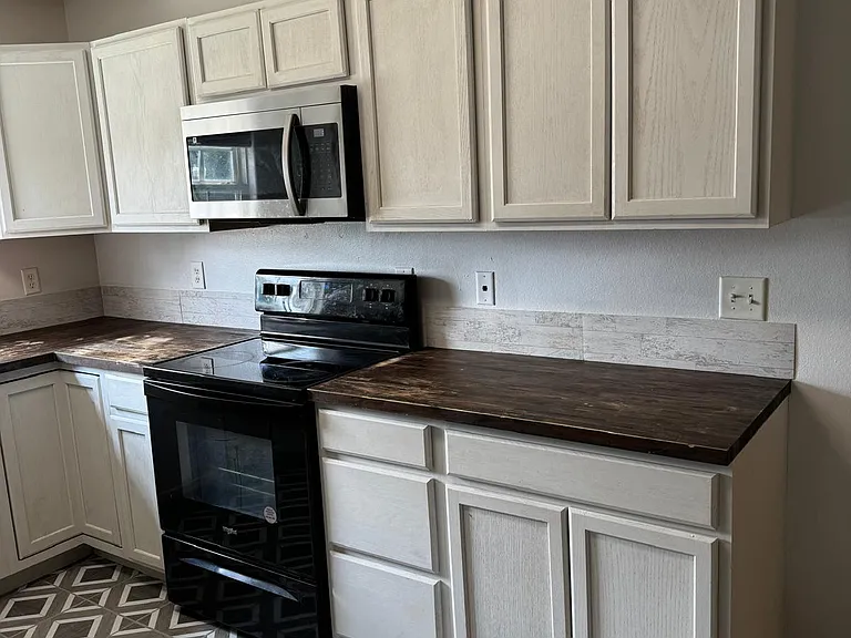 4100 SW Chasestone Ave #B — Photo 2