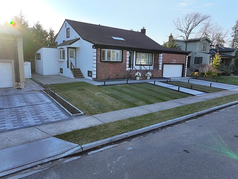 791 Longview Ave — Photo 29