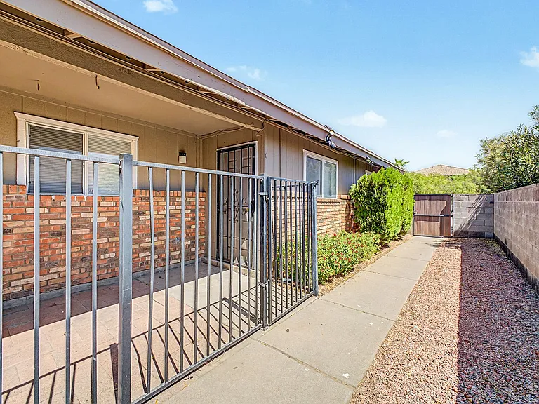 Beautiful Beck Ln Fourplex — Photo 31