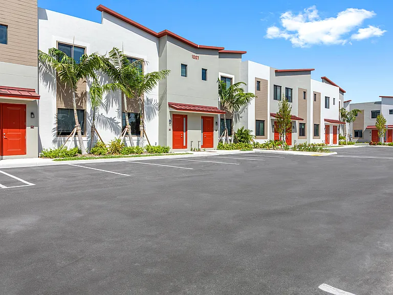 ID Oakland Park — Photo 40