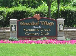 755 Greenleaf Village Dr, Springboro, OH 45066