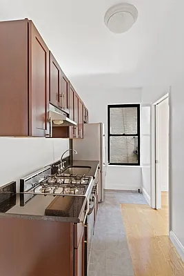 Rented by Anchor Associates | media 6