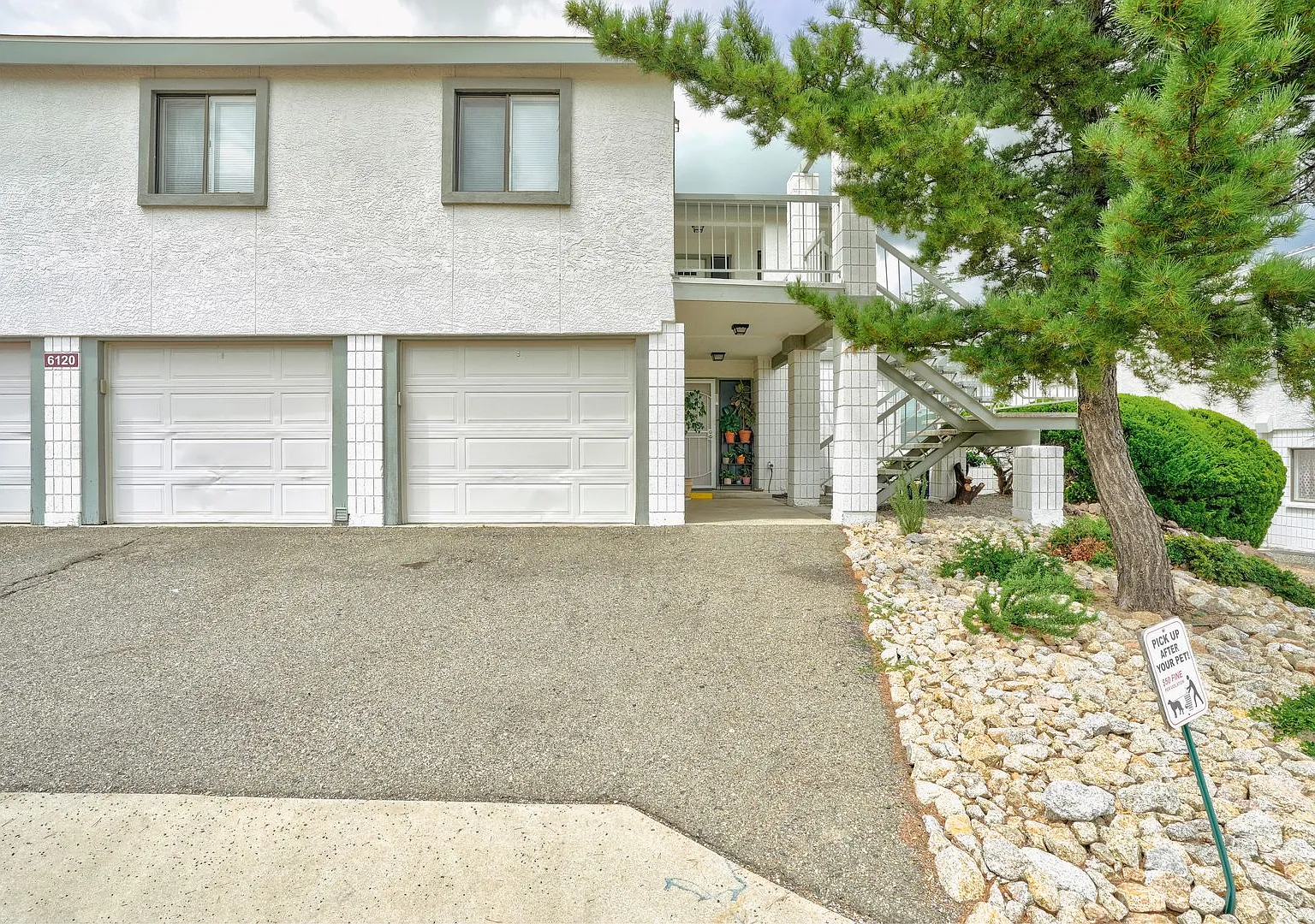 College Students Welcome! Rent this 3 Bedroom, 2.5 Bathroom Condo for Rent! — Photo 1