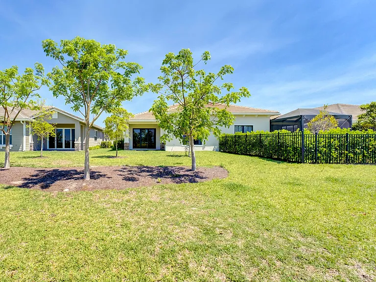 19708 Weathervane Way — Photo 34