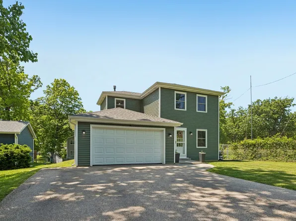 826 Elm Ave, Round Lake Park, IL 60073