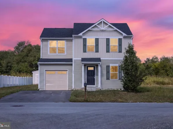 430 Switchgrass Ct, Bunker Hill, WV 25413