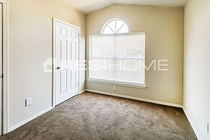 3037 Pinecrest St — Photo 8