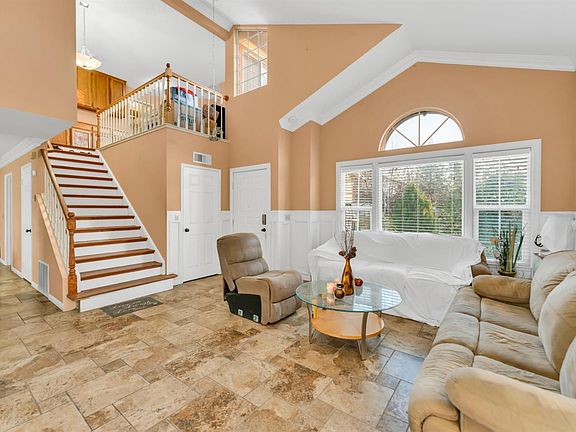4th image of 8262 Pinefield Dr
