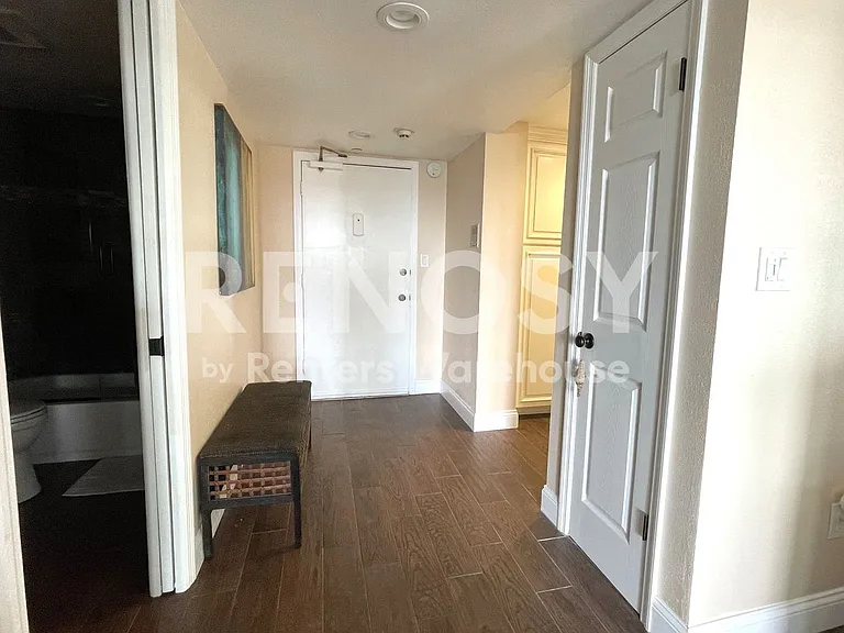 51 Island Way #906 — Photo 9