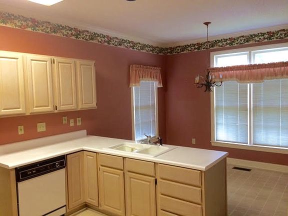 4th image of 248 Deer Run Ln