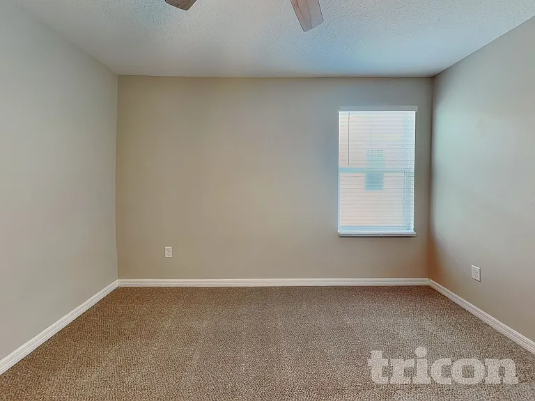 12930 Oak Hill Way — Photo 8