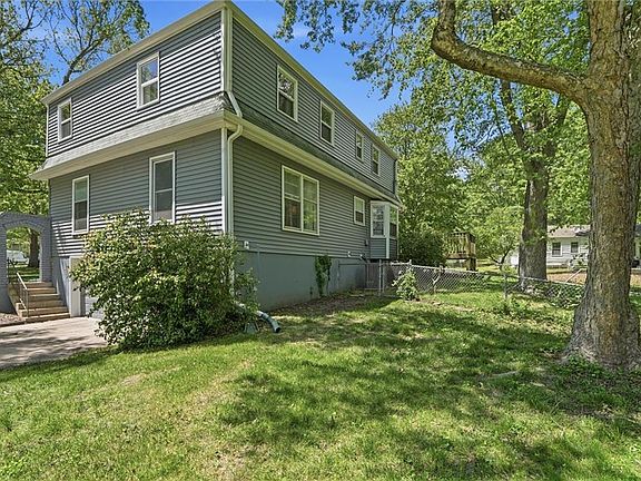3rd image of 13223 Park Ln