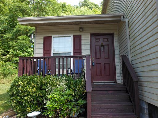 5th image of 544 Stolman Way
