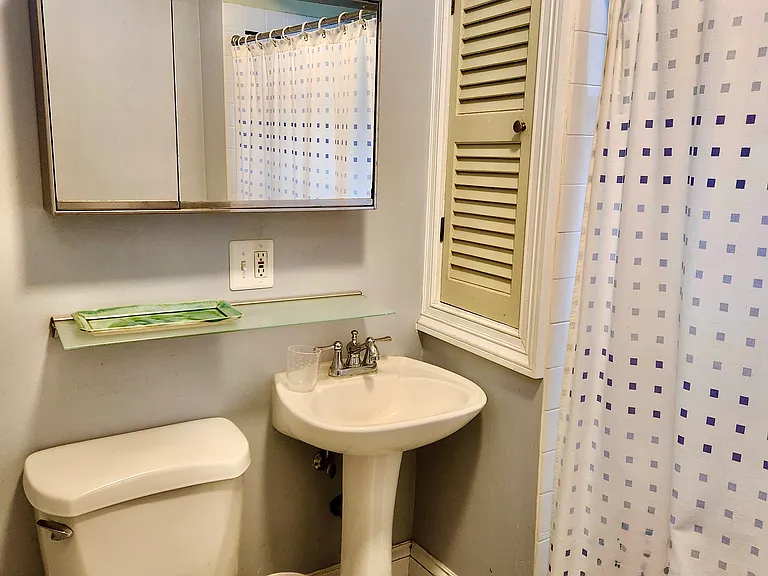 83 Harlow St #1 — Photo 4