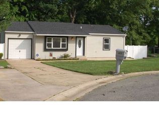 469 N Hyde Pl, Bear, DE 19701
