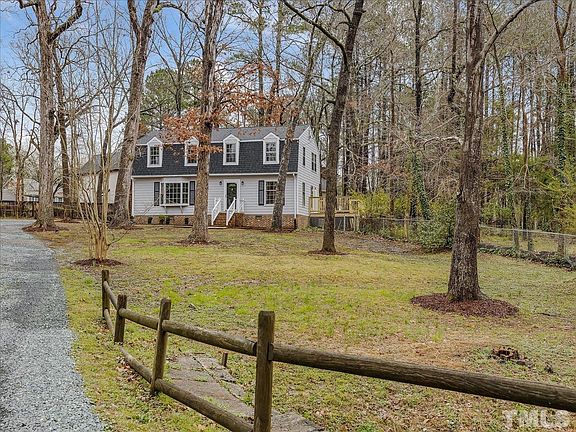 3rd image of 227 White Oak Dr